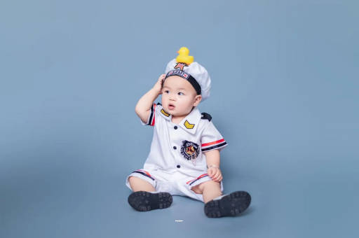 沧县宝宝频繁使劲扭动哼唧